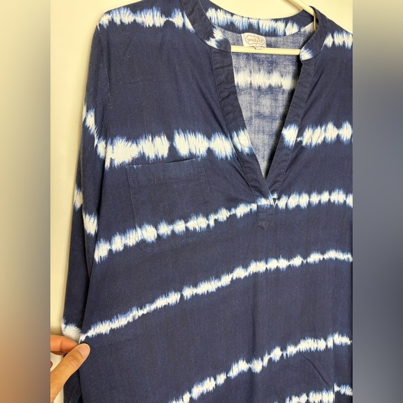 SALE!! Mud Pie Blue and White Tunic Top - Picture 5 of 9
